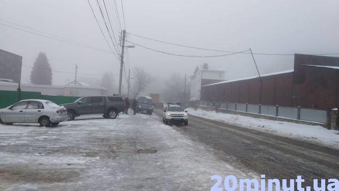 Вул. Гайова знову перекрита: вчора старі власники потрапили на територію, сьогодні знову не можуть, фото №3 на сайті 20minut.ua