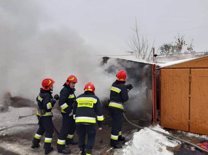 Вибух у Зарванцях. 10 бійців ДСНС приборкували пожежу в гаражі, фото №2 на сайті 20minut.ua