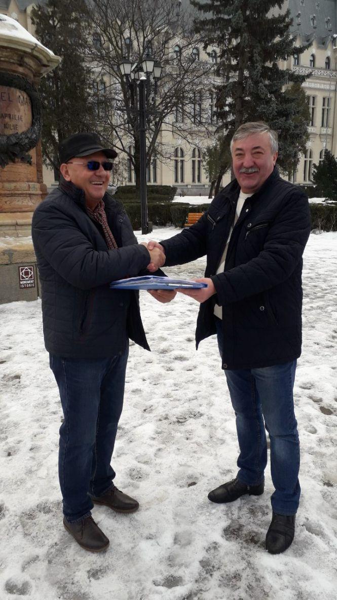 Новини Вінниці - фото з Гайсинщина та румунська комуна Мовілені шукатимуть імена загиблих українських  воїнів (Прес-служба Вінницької обласної Ради) Гайсинщина та румунська комуна Мовілені шукатимуть імена загиблих українських  воїнів (Прес-служба Вінницької обласної Ради), фото №2 на сайті 20minut.ua