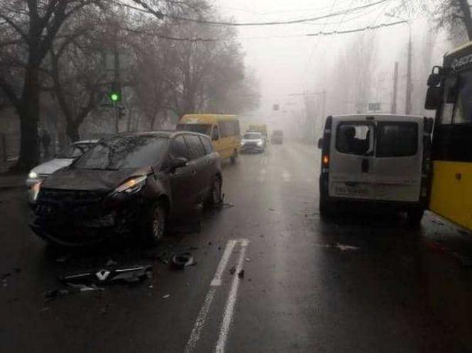 Новини Хмельницького - фото з Ранкові ДТП на Тернопільській і Трудовій: що відомо Ранкові ДТП на Тернопільській і Трудовій: що відомо, фото №1 на сайті vsim.ua