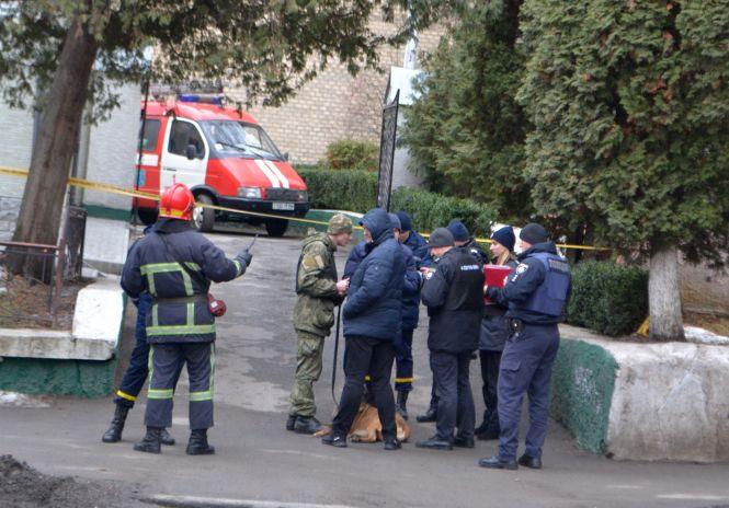 Новини Хмельницького - фото з В центрі Хмельницького шукали вибухівку (ОНОВЛЕНО) В центрі Хмельницького шукали вибухівку (ОНОВЛЕНО), фото №6 на сайті vsim.ua