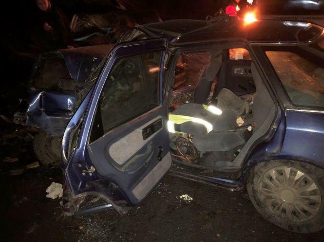 Новини Вінниці - фото з Смертельна ДТП: зіткнулись три авто. Двоє загиблих та троє поранених Смертельна ДТП: зіткнулись три авто. Двоє загиблих та троє поранених, фото №4 на сайті 20minut.ua