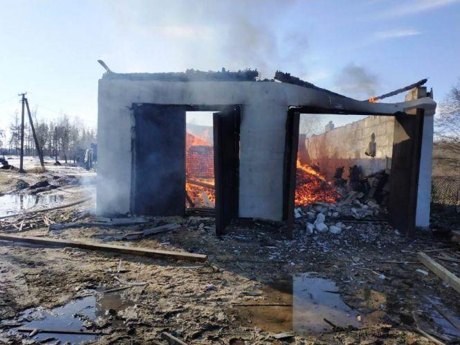 Новини Житомира - фото з В Овруцькому районі вогнеборці ліквідували пожежу на підприємстві В Овруцькому районі вогнеборці ліквідували пожежу на підприємстві, фото №2 на сайті 20minut.ua