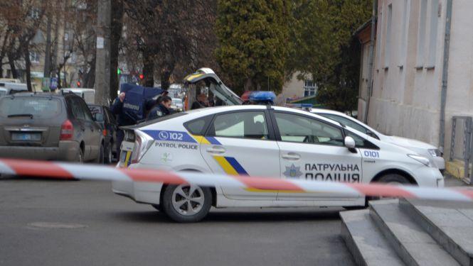 Новини Хмельницького - фото з В центрі Хмельницького шукали вибухівку (ОНОВЛЕНО) В центрі Хмельницького шукали вибухівку (ОНОВЛЕНО), фото №4 на сайті vsim.ua