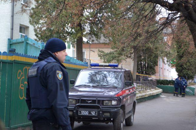 Новини Хмельницького - фото з В центрі Хмельницького шукали вибухівку (ОНОВЛЕНО) В центрі Хмельницького шукали вибухівку (ОНОВЛЕНО), фото №1 на сайті vsim.ua