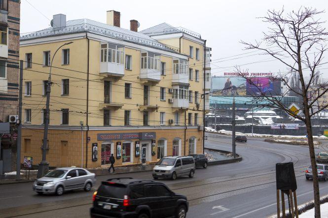 Новини Вінниці - фото з «У нас під домом тече річка» Як живуть в останньому будинку на Соборній «У нас під домом тече річка» Як живуть в останньому будинку на Соборній, фото №1 на сайті 20minut.ua