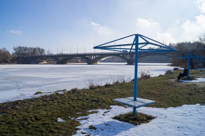 Новини Вінниці - фото з «Маєтки» з пірсами, приватні копанки та березовий гай. Набережна від Київського мосту до кінця П’ятничан «Маєтки» з пірсами, приватні копанки та березовий гай. Набережна від Київського мосту до кінця П’ятничан, фото №6 на сайті 20minut.ua