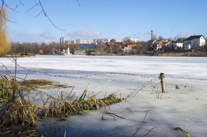 Новини Вінниці - фото з «Маєтки» з пірсами, приватні копанки та березовий гай. Набережна від Київського мосту до кінця П’ятничан «Маєтки» з пірсами, приватні копанки та березовий гай. Набережна від Київського мосту до кінця П’ятничан, фото №13 на сайті 20minut.ua
