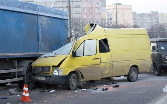 Новини Вінниці - фото з Смертельна аварія на Барському: троє загиблих та є постраждалі (ОНОВЛЕНО) Смертельна аварія на Барському: троє загиблих та є постраждалі (ОНОВЛЕНО), фото №7 на сайті 20minut.ua