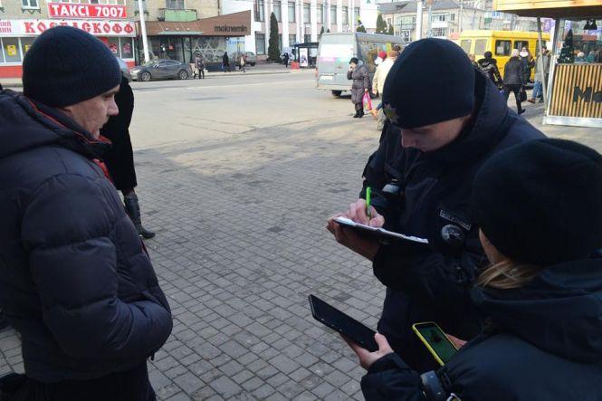 Міністерство здоров’я попереджає, а хмельницькі патрульні штрафують: наш рейд проти куріння, фото №4 на сайті vsim.ua