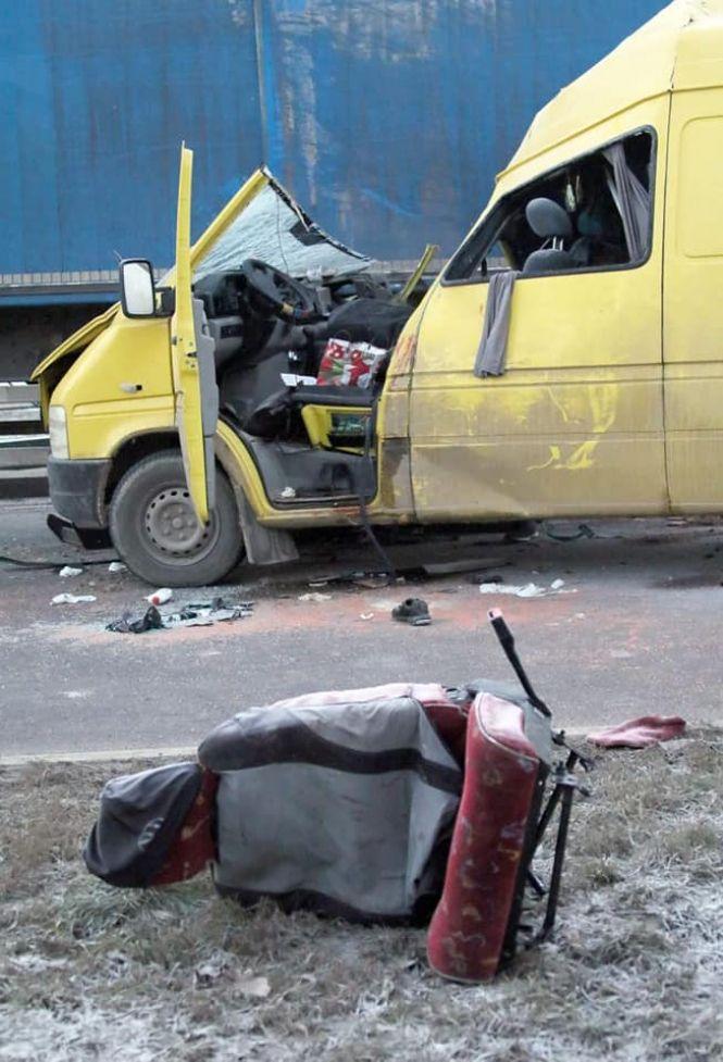 Новини Вінниці - фото з Смертельна аварія на Барському: троє загиблих та є постраждалі (ОНОВЛЕНО) Смертельна аварія на Барському: троє загиблих та є постраждалі (ОНОВЛЕНО), фото №16 на сайті 20minut.ua