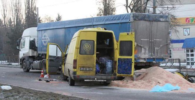 Новини Вінниці - фото з Смертельна аварія на Барському: троє загиблих та є постраждалі (ОНОВЛЕНО) Смертельна аварія на Барському: троє загиблих та є постраждалі (ОНОВЛЕНО), фото №15 на сайті 20minut.ua