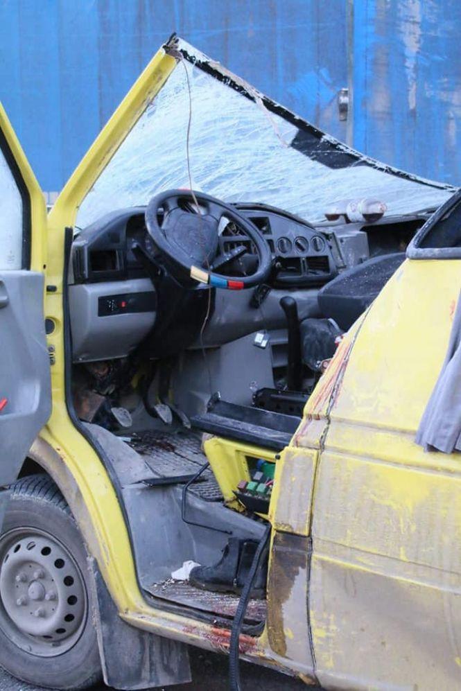 Новини Вінниці - фото з Смертельна аварія на Барському: троє загиблих та є постраждалі (ОНОВЛЕНО) Смертельна аварія на Барському: троє загиблих та є постраждалі (ОНОВЛЕНО), фото №11 на сайті 20minut.ua