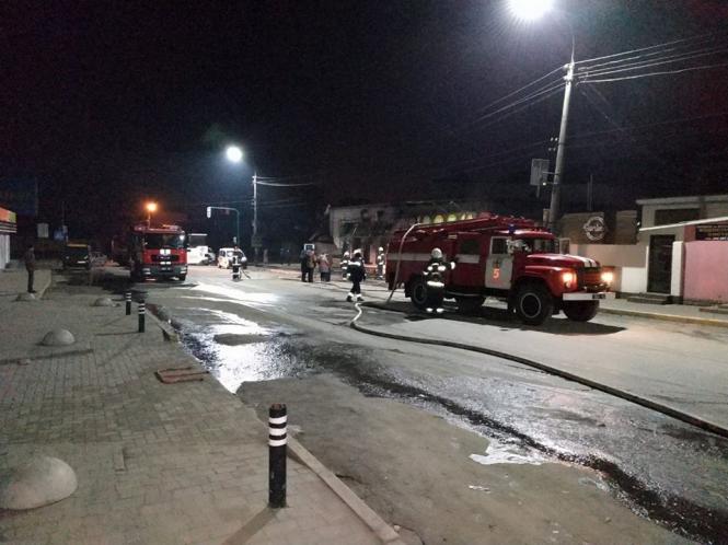 Новини Кам'янця-Подільського - фото з Нічний підпал Нічний підпал "Національної лотереї" у Кам’янці-Подільському (ФОТО+ВІДЕО), фото №4 на сайті 20minut.ua