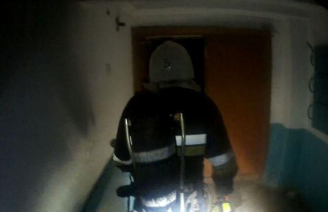 У Кам'янці під час пожежі у багатоповерхівці врятували 26-річного чоловіка, фото №1 на сайті vsim.ua