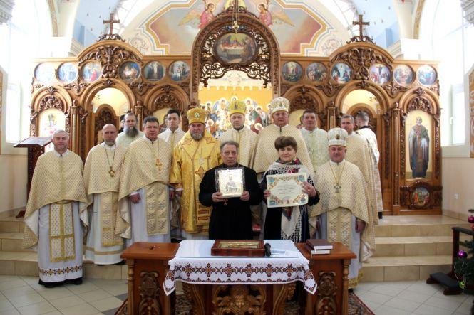Новини Тернополя - фото з "Я кохаю його ще сильніше". Пара з Тернопільщини відновила шлюбні обітниці через 50 років "Я кохаю його ще сильніше". Пара з Тернопільщини відновила шлюбні обітниці через 50 років, фото №1 на сайті 20minut.ua