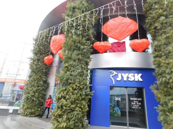 У центрі Хмельницького з’явилася нова фотозона до Дня Валентина, фото №6 на сайті vsim.ua