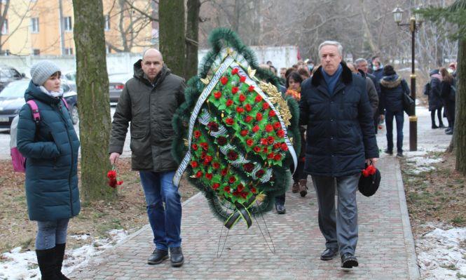 Новини Вінниці - фото з Був двічі щеплений від кору, але це не допомогло.  У Вінниці попрощалися зі студентом-медиком Був двічі щеплений від кору, але це не допомогло.  У Вінниці попрощалися зі студентом-медиком, фото №2 на сайті 20minut.ua