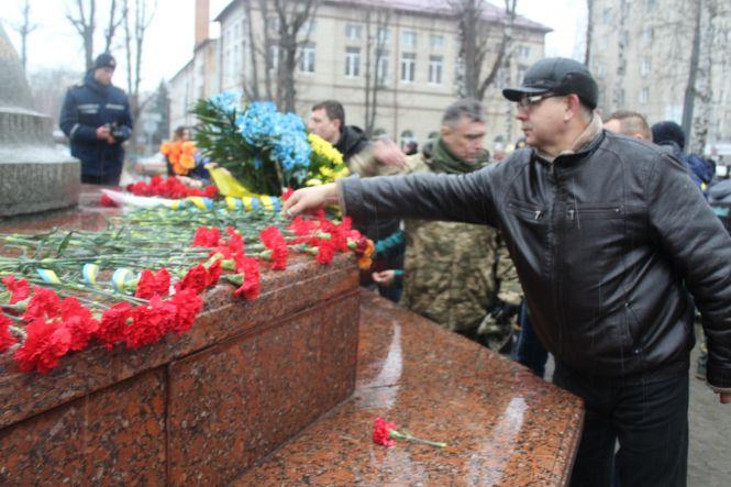 Хмельничани вшанували пам'ять воїнів-афганців, фото №1 на сайті vsim.ua