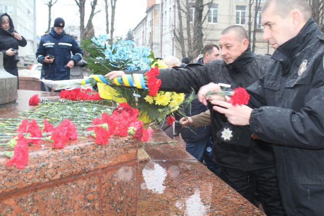 Хмельничани вшанували пам'ять воїнів-афганців, фото №2 на сайті vsim.ua