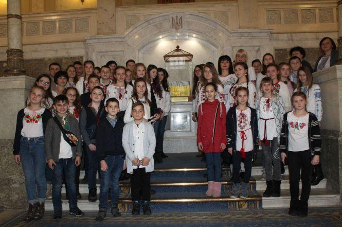 Хмельницькі школярі побували у Верховній Раді, фото №1 на сайті vsim.ua