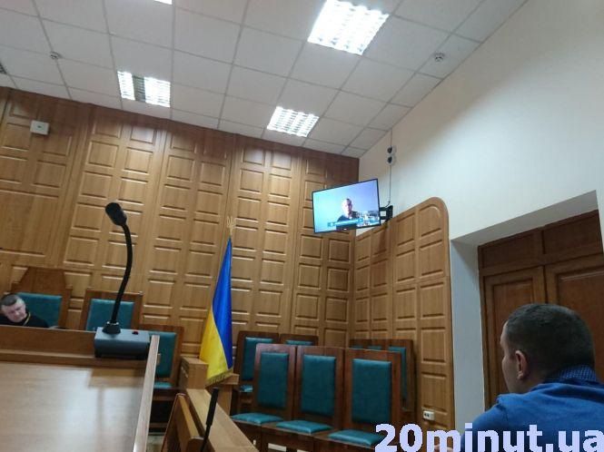 Суд у справі вбитого Віталія Гнатишина перенесли через технічні причини. Батьки вважають, що це домовлено, фото №1 на сайті 20minut.ua