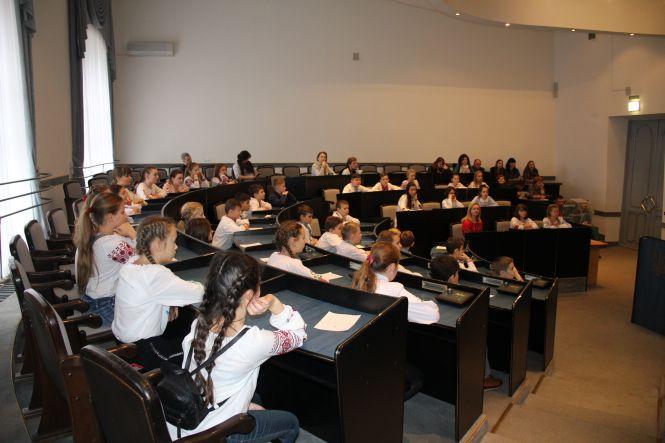 Новини Хмельницького - фото з Хмельницькі школярі на день стали "депутатами" Хмельницькі школярі на день стали "депутатами", фото №2 на сайті vsim.ua