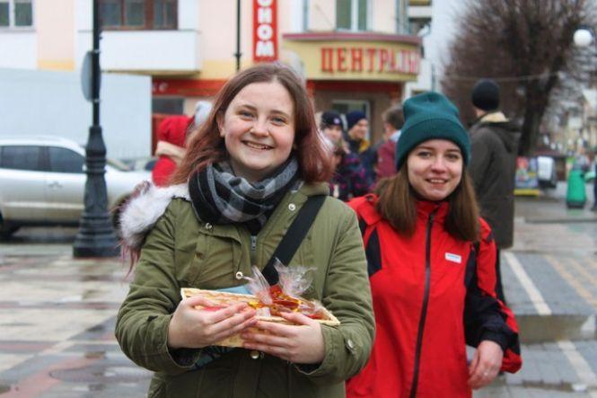 Новини Кам'янця-Подільського - фото з Кам’янчан пригощали солоденьким у честь св. Валентина (ФОТО) Кам’янчан пригощали солоденьким у честь св. Валентина (ФОТО), фото №1 на сайті 20minut.ua