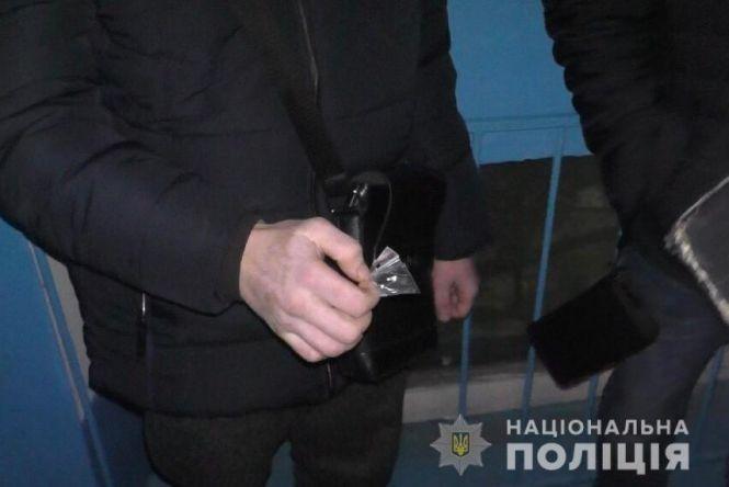 Новини Вінниці - фото з Метадону на близько 80 тисяч гривень виявили в одній із вінницьких квартир Метадону на близько 80 тисяч гривень виявили в одній із вінницьких квартир, фото №2 на сайті 20minut.ua