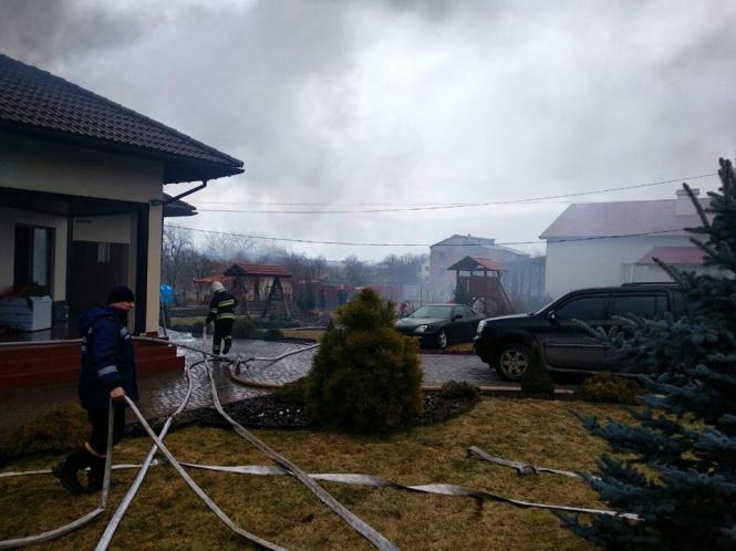 Вогонь охопив будинок на Довжку (ФОТО+ВІДЕО), фото №2 на сайті 20minut.ua