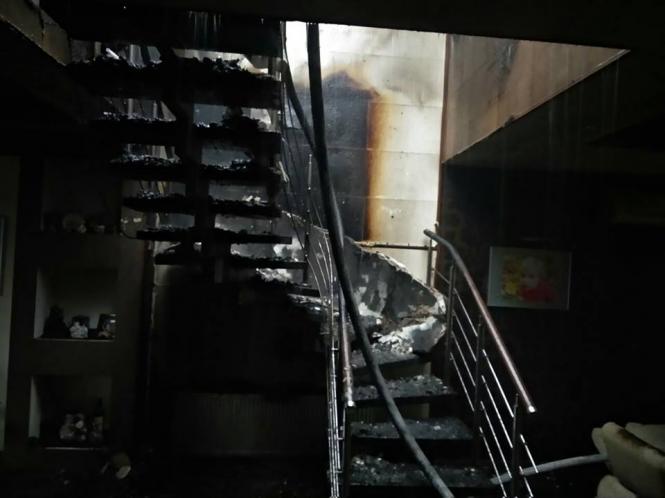 Вогонь охопив будинок на Довжку (ФОТО+ВІДЕО), фото №3 на сайті 20minut.ua