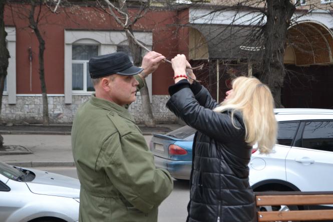 Хмельничани розвісили паперових янголів на честь Героїв Небесної Сотні, фото №12 на сайті vsim.ua