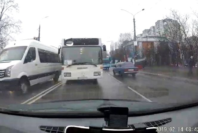 П’яні лікарі та автобус-порушник: хроніка ДТП у Хмельницькому, фото №3 на сайті vsim.ua