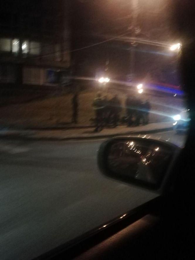 Новини Вінниці - фото з «Пумб, вяжут кого-то»: розказали подробиці затримання «відбитих малоліток» «Пумб, вяжут кого-то»: розказали подробиці затримання «відбитих малоліток», фото №3 на сайті 20minut.ua