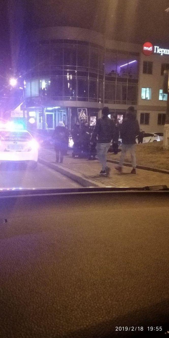 Новини Вінниці - фото з «Пумб, вяжут кого-то»: розказали подробиці затримання «відбитих малоліток» «Пумб, вяжут кого-то»: розказали подробиці затримання «відбитих малоліток», фото №1 на сайті 20minut.ua