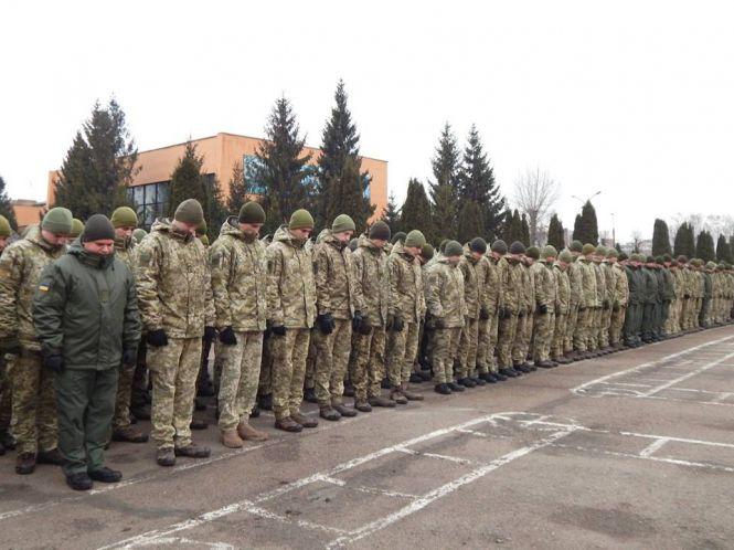 Новини Хмельницького - фото з У прикордонній академії вшанували Героїв Небесної Сотні У прикордонній академії вшанували Героїв Небесної Сотні, фото №4 на сайті vsim.ua