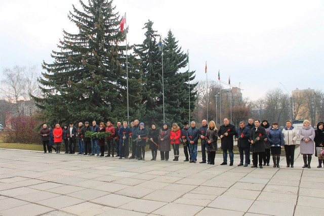 Новини Кам'янця-Подільського - фото з Шануємо Героїв Небесної Сотні крізь роки (ФОТО) Шануємо Героїв Небесної Сотні крізь роки (ФОТО), фото №10 на сайті 20minut.ua