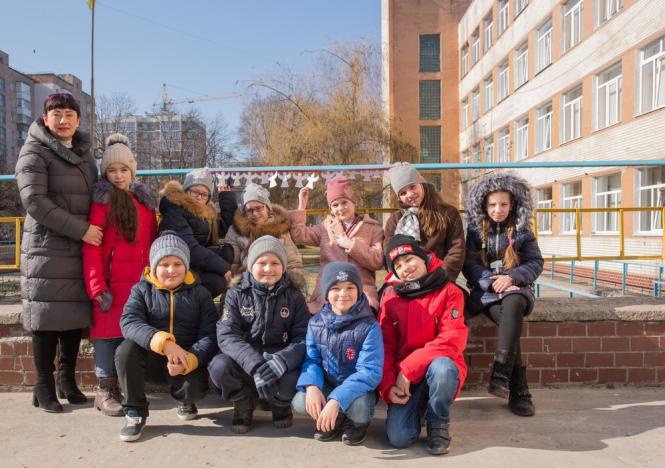 Ангели скорботи на шкільному подвір’ї Кам’янця (ФОТО), фото №6 на сайті 20minut.ua