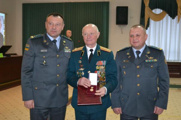 Новини Хмельницького - фото з У Хмельницькому нагородили кращих прикордонників У Хмельницькому нагородили кращих прикордонників, фото №7 на сайті vsim.ua