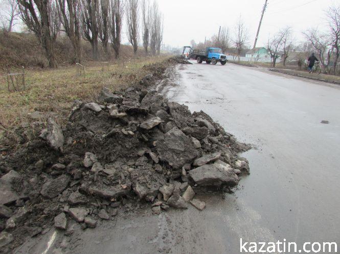 Снігові брили чистять. Але запізно., фото №1 на сайті 20minut.ua