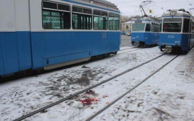 Новини Вінниці - фото з Сліди крові на снігу: на Замостянській трамвай збив жінку. Особу встановили (ОНОВЛЕНО) Сліди крові на снігу: на Замостянській трамвай збив жінку. Особу встановили (ОНОВЛЕНО), фото №3 на сайті 20minut.ua