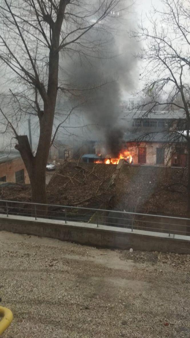 Новини Тернополя - фото з На Глибокій була пожежа. Тернополян схвилювала велика кількість диму На Глибокій була пожежа. Тернополян схвилювала велика кількість диму, фото №1 на сайті 20minut.ua