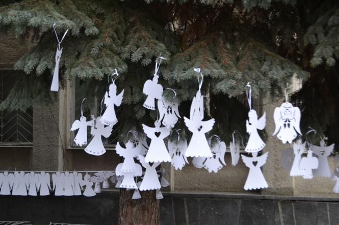 Новини Хмельницького - фото з Ангели для героїв, "нерозумні зупинки" та нагороди для кращих: ТОП-5 новин тижня у Хмельницькому Ангели для героїв, "нерозумні зупинки" та нагороди для кращих: ТОП-5 новин тижня у Хмельницькому, фото №1 на сайті vsim.ua