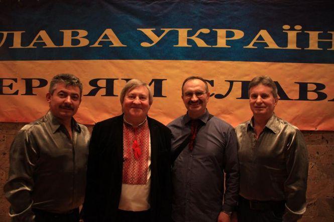 Новини Вінниці - фото з Гітарист з Ладижина втратив пальці, але написав «100 пісень для України» Гітарист з Ладижина втратив пальці, але написав «100 пісень для України», фото №2 на сайті 20minut.ua