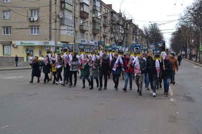 Новини Хмельницького - фото з Ангели для героїв, "нерозумні зупинки" та нагороди для кращих: ТОП-5 новин тижня у Хмельницькому Ангели для героїв, "нерозумні зупинки" та нагороди для кращих: ТОП-5 новин тижня у Хмельницькому, фото №2 на сайті vsim.ua
