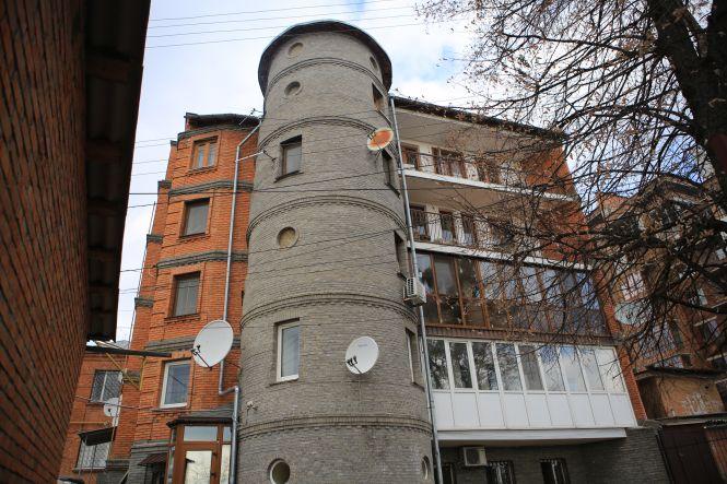 Будинок з вежею був комуналкою, руїною. А тепер став «еліткою», фото №9 на сайті 20minut.ua