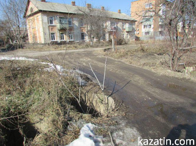 Замість "пролісків" на ПРБ в Козятині повилазили сміття і люки без кришок, фото №4 на сайті 20minut.ua