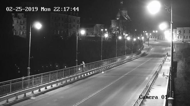 Кам’янчанин здійснив самогубство, стрибнувши з моста, фото №1 на сайті 20minut.ua