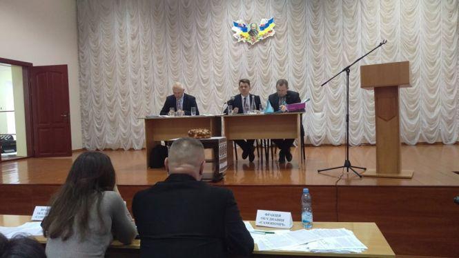 Новини Тернополя - фото з Сесія облради на виїзді: хліб-сіль, концерт, вишиванки… і 108 питань Сесія облради на виїзді: хліб-сіль, концерт, вишиванки… і 108 питань, фото №2 на сайті 20minut.ua