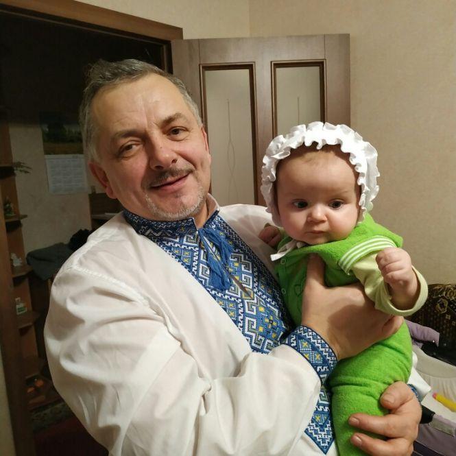 Новини Хмельницького - фото з “Караоке на колесах”: як живе співочий таксист із Хмельницького “Караоке на колесах”: як живе співочий таксист із Хмельницького, фото №1 на сайті vsim.ua